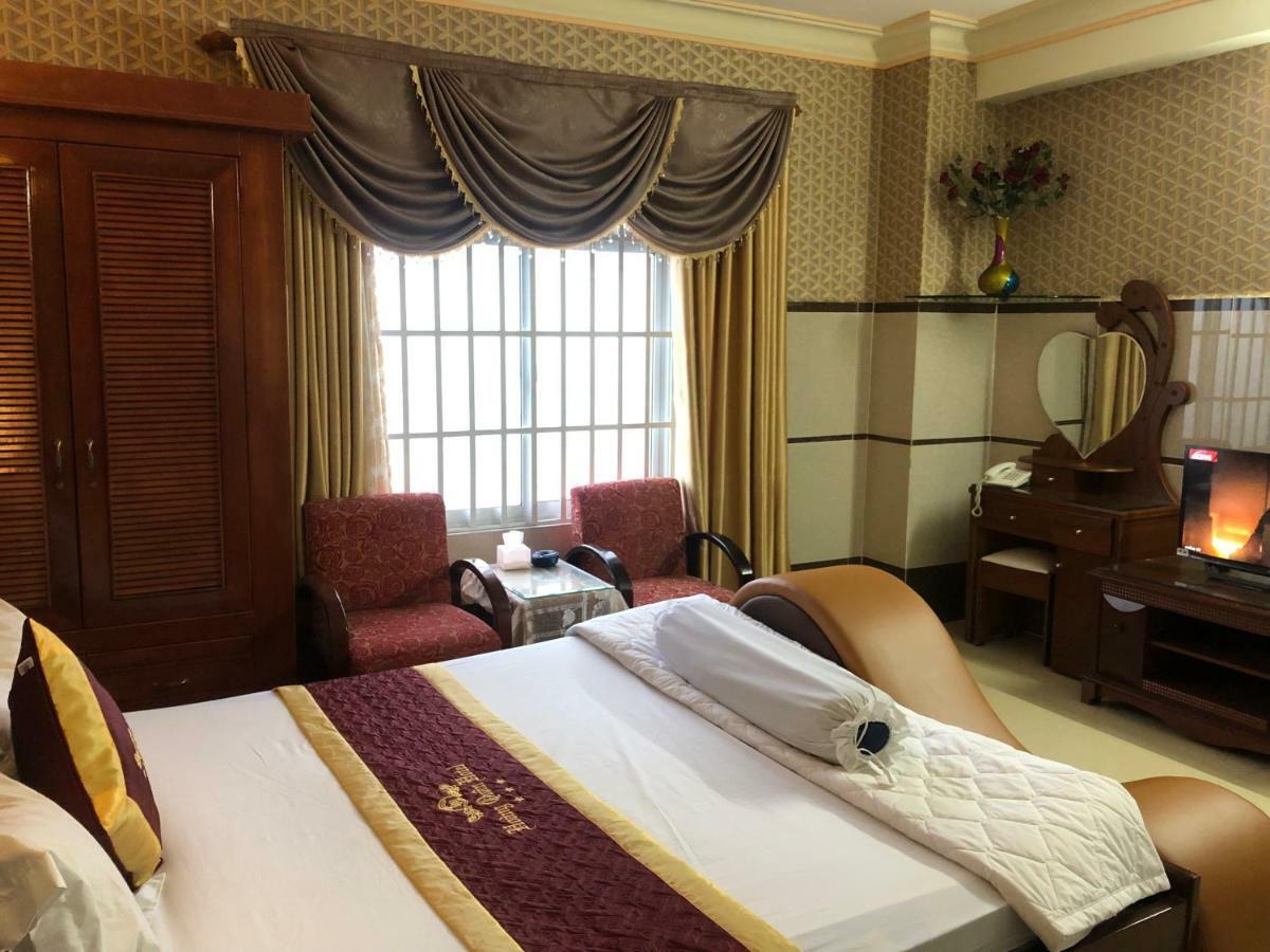 Hoang Quan Hotel Ho Chi Minh City Exterior photo