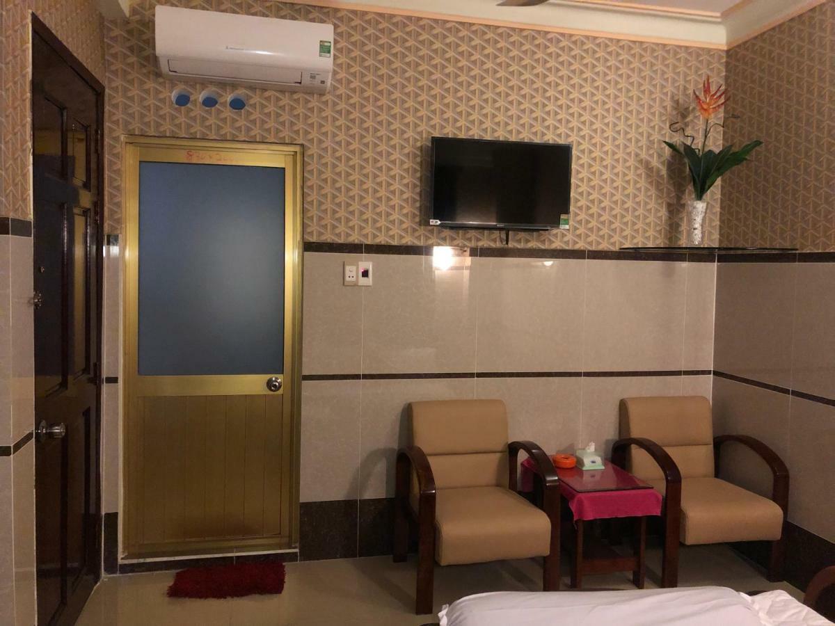 Hoang Quan Hotel Ho Chi Minh City Exterior photo