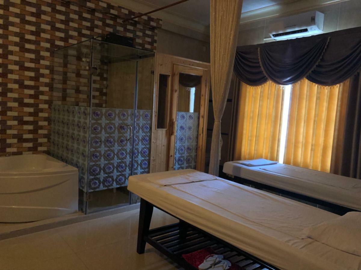 Hoang Quan Hotel Ho Chi Minh City Exterior photo