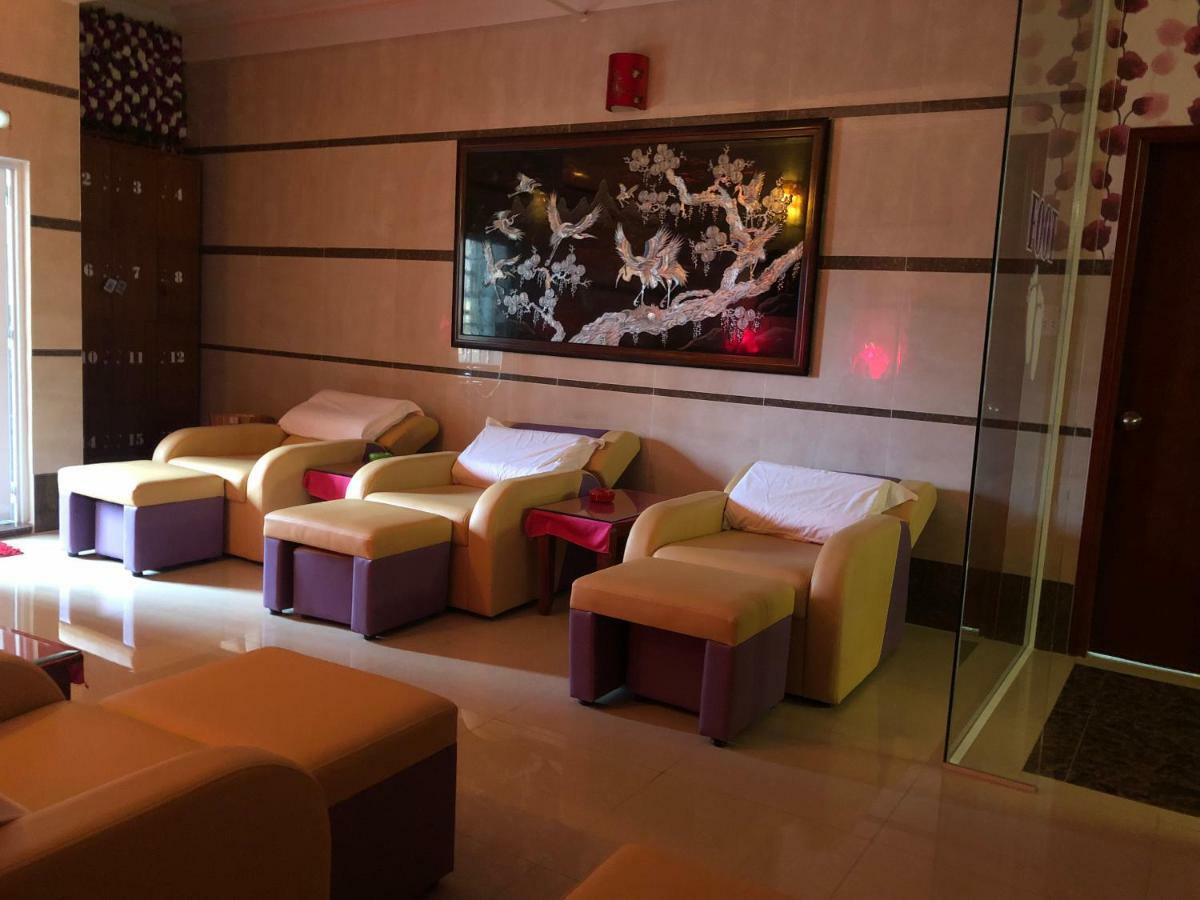 Hoang Quan Hotel Ho Chi Minh City Exterior photo